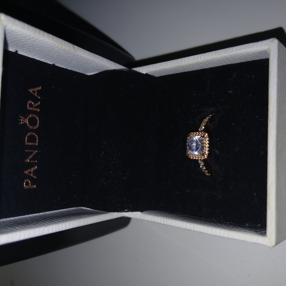 Pandora Rose Gold Ring with Elegant Central Stone